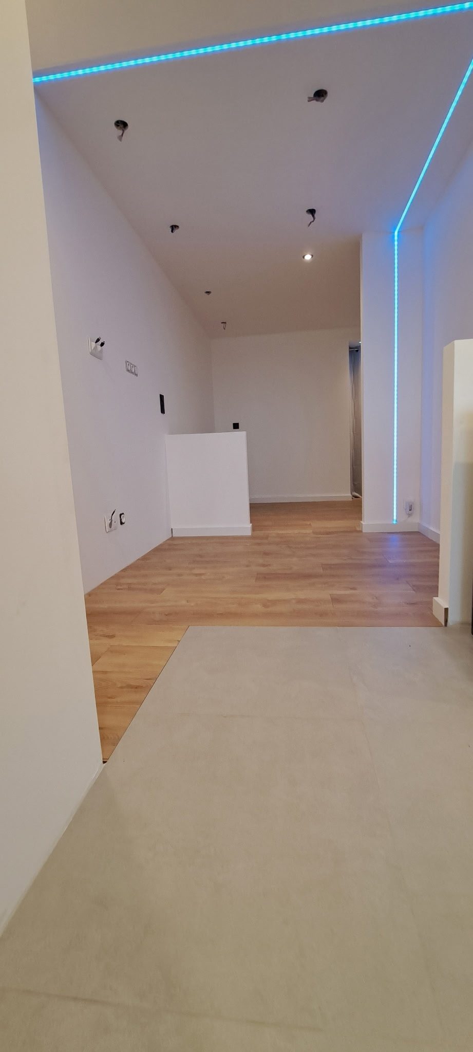 L'éclairage LED intégré au plafond